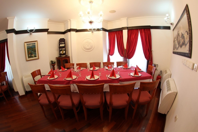 Imagen del bar/restaurante del Hotel Villa St. Sofija Old Town. Foto 3