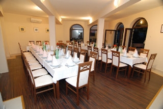 Imagen del bar/restaurante del Hotel Villa Stari Dvor. Foto 4