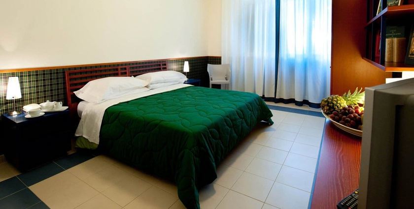 Imagen de la habitación del Hotel Villa Sturzo. Foto 8