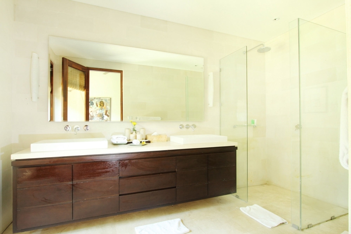 Imagen de la habitación del Hotel Villa Suar Drupadi. Foto 5