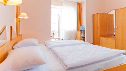 Imagen de la habitación del Hotel Villa Subklew. Foto 3