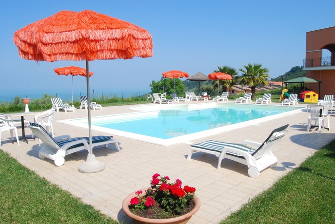 Imagen de la piscina del Hotel Villa Susanna Degli Ulivi Hotel. Foto 13