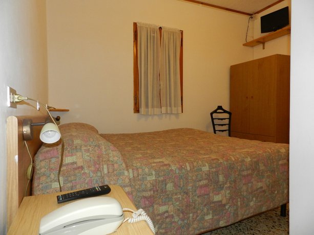 Imagen de la habitación del Hotel Villa Svizzera. Foto 2