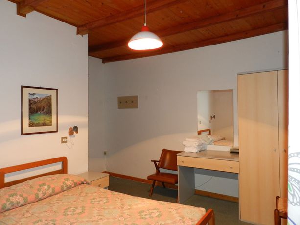 Imagen de la habitación del Hotel Villa Svizzera. Foto 13