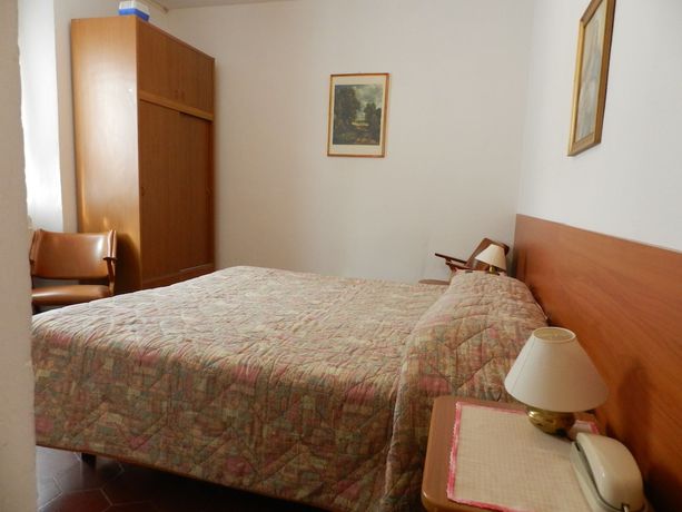 Imagen de la habitación del Hotel Villa Svizzera. Foto 14