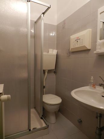 Imagen de la habitación del Hotel Villa Svizzera. Foto 17