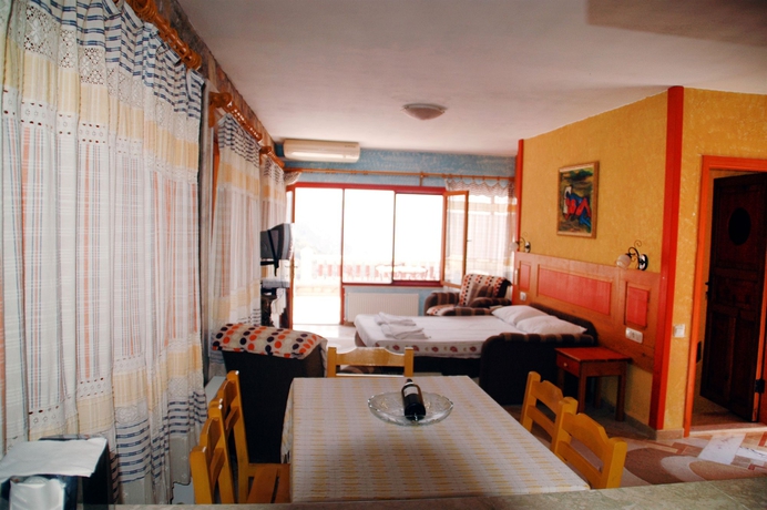 Imagen de la habitación del Hotel Villa Symbola. Foto 7