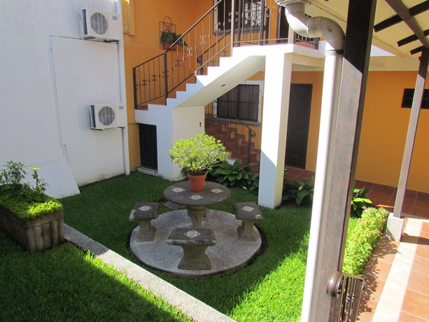 Imagen de los exteriores del Hotel Villa Terra. Foto 10