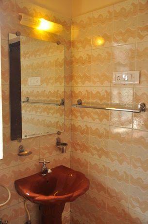 Imagen de los exteriores del Hotel Villa Theresa Beach Resort. Foto 14