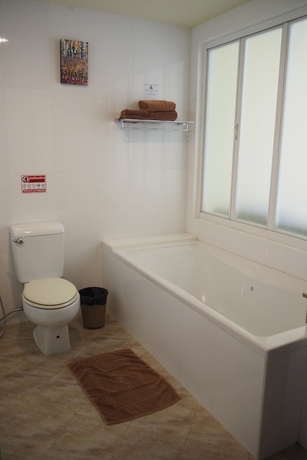 Imagen de la habitación del Hotel Villa Thongbura. Foto 5