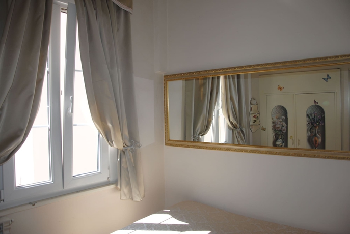 Imagen de la habitación del Hotel Villa Tina, Viareggio. Foto 6