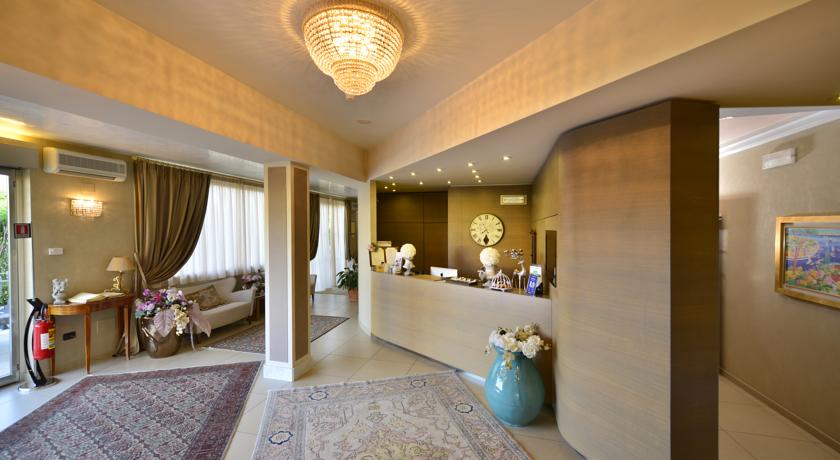 Imagen general del Hotel Villa Tiziana, Marina di Massa. Foto 3