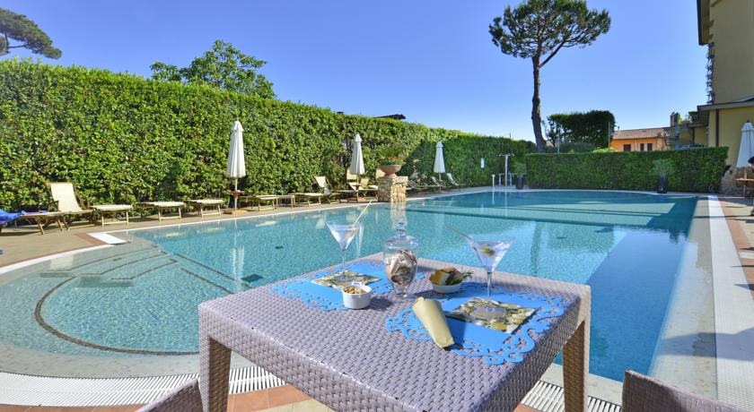 Imagen general del Hotel Villa Tiziana, Marina di Massa. Foto 7