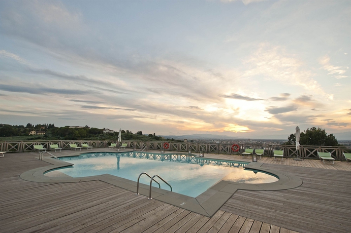 Imagen de la piscina del Hotel Villa Tolomei Hotel y Resort. Foto 16