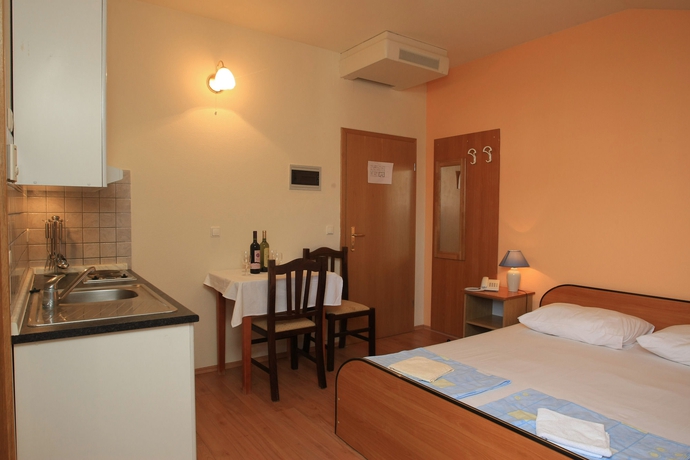 Imagen de la habitación del Hotel Villa Toni. Foto 4