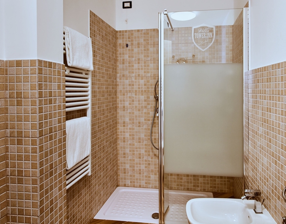 Imagen de la habitación del Hotel Villa Tower Inn. Foto 14