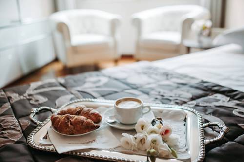 Imagen de la habitación del Hotel Villa Traiano. Foto 9