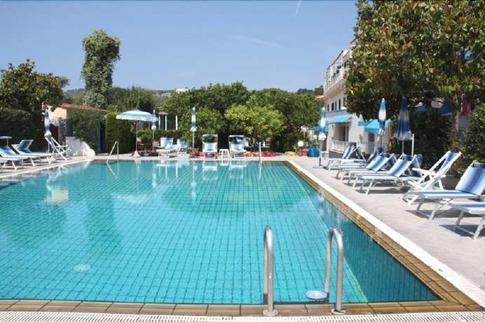 Imagen de la piscina del Hotel Villa Tre Sorelle. Foto 13