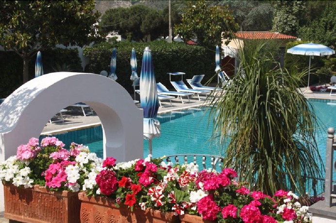 Imagen de la piscina del Hotel Villa Tre Sorelle. Foto 15