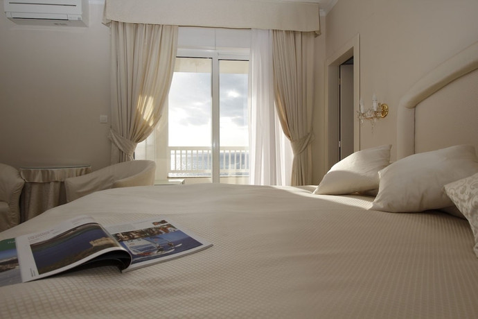 Imagen de la habitación del Hotel Villa Triana. Foto 12