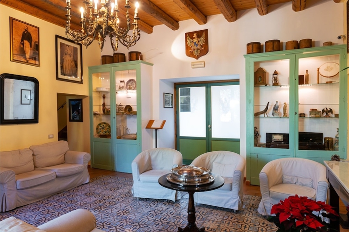 Imagen de los interiores del Hotel Villa Trigona. Foto 19