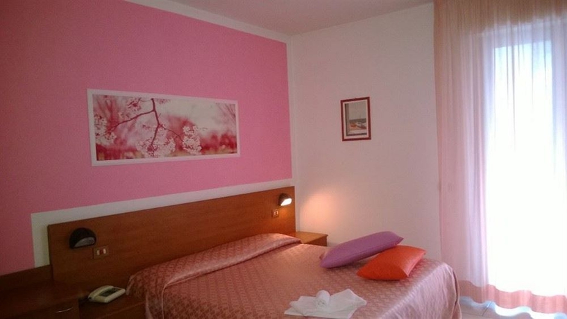 Imagen de la habitación del Hotel Villa Truentum. Foto 9