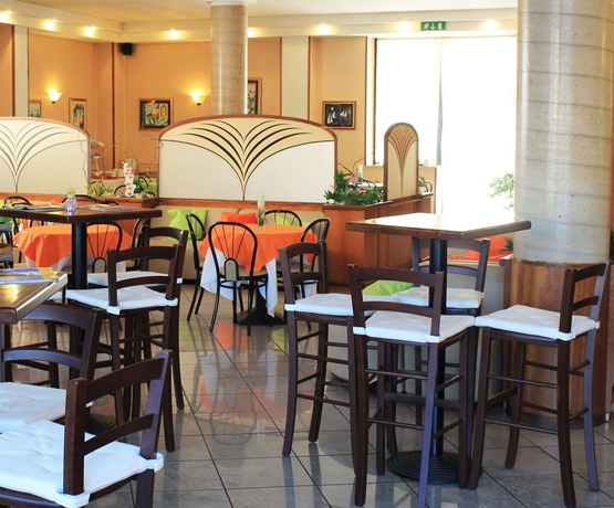 Imagen del bar/restaurante del Hotel Villa Truentum. Foto 4