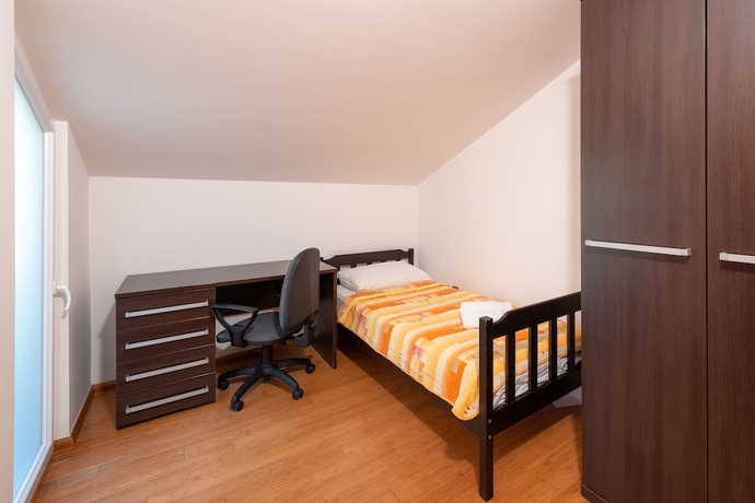 Imagen de la habitación del Hotel Villa Tucepi Apartments. Foto 15
