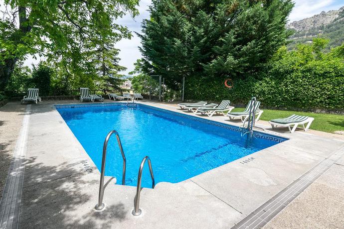 Imagen de la piscina del Hotel Villa Turística de Cazorla. Foto 18