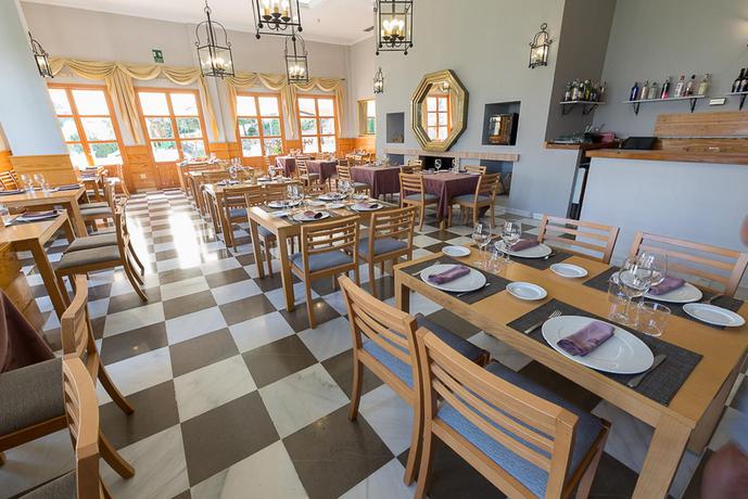 Imagen del bar/restaurante del Hotel Villa Turística de Cazorla. Foto 4