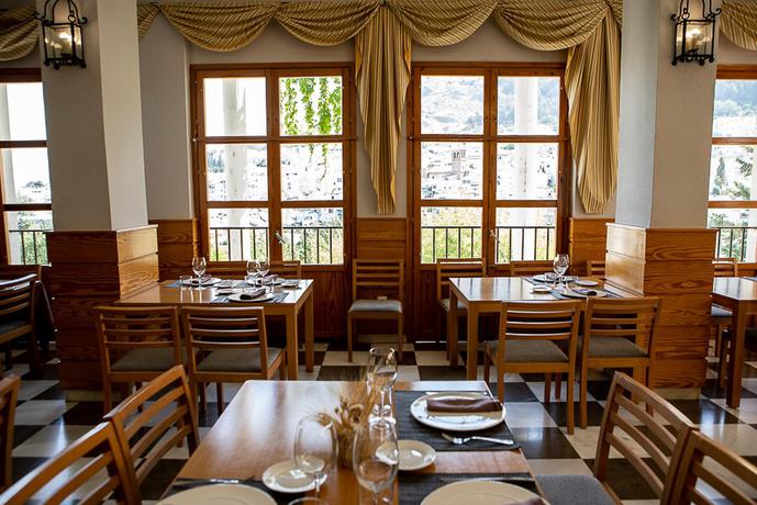 Imagen del bar/restaurante del Hotel Villa Turística de Cazorla. Foto 5