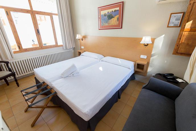 Imagen de la habitación del Hotel Villa Turística de Cazorla. Foto 9