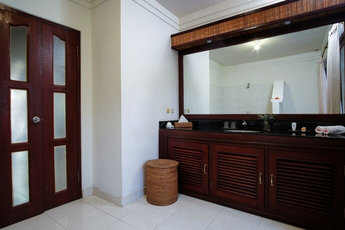 Imagen general del Hotel Villa Unggul. Foto 8
