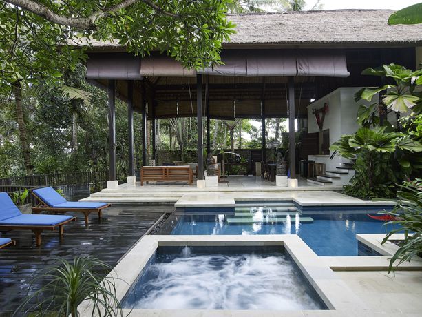 Imagen de la piscina del Hotel Villa Vajra. Foto 18