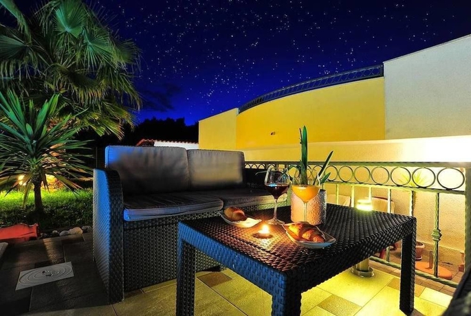 Imagen de los exteriores del Hotel Villa Vanilla. Foto 11