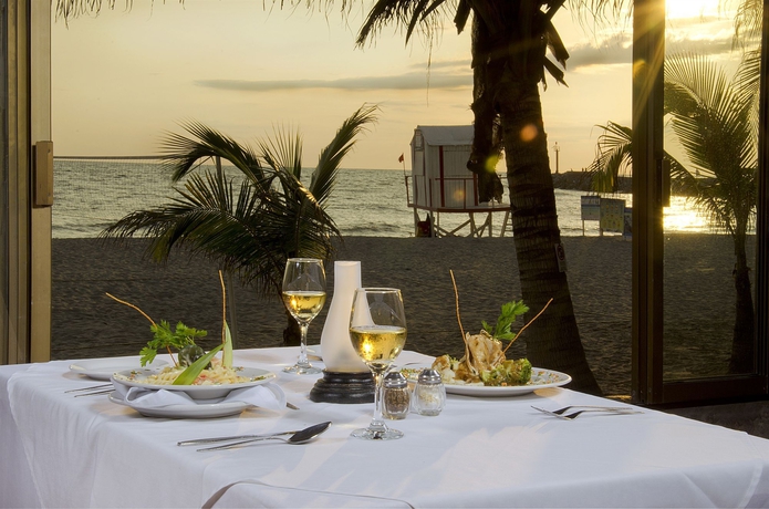 Imagen del bar/restaurante del Hotel Villa Varadero. Foto 3
