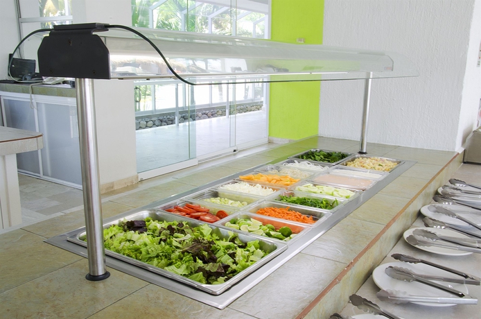 Imagen del bar/restaurante del Hotel Villa Varadero. Foto 4