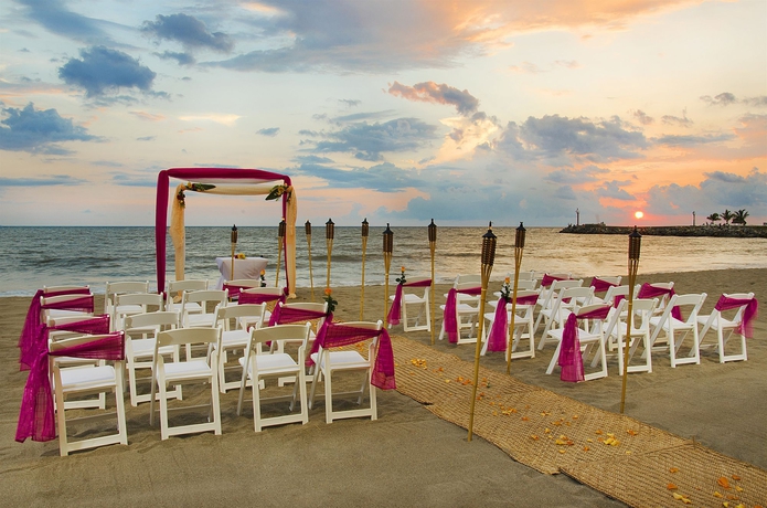 Imagen de los exteriores del Hotel Villa Varadero. Foto 13