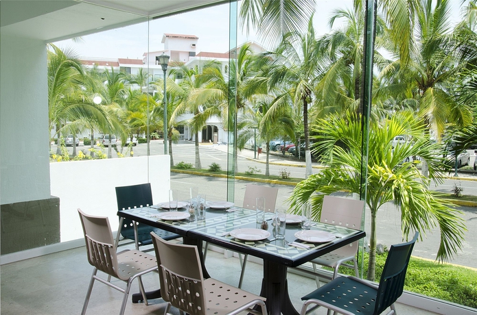 Imagen del bar/restaurante del Hotel Villa Varadero. Foto 5