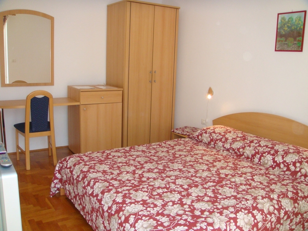 Imagen de la habitación del Hotel Villa Velina. Foto 7