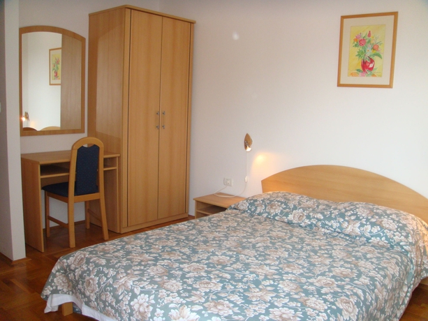 Imagen de la habitación del Hotel Villa Velina. Foto 9