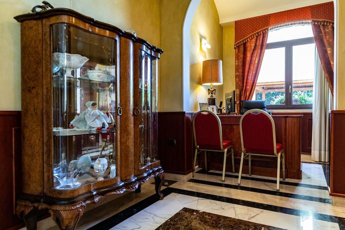 Imagen de los interiores del Hotel Villa Venus. Foto 16