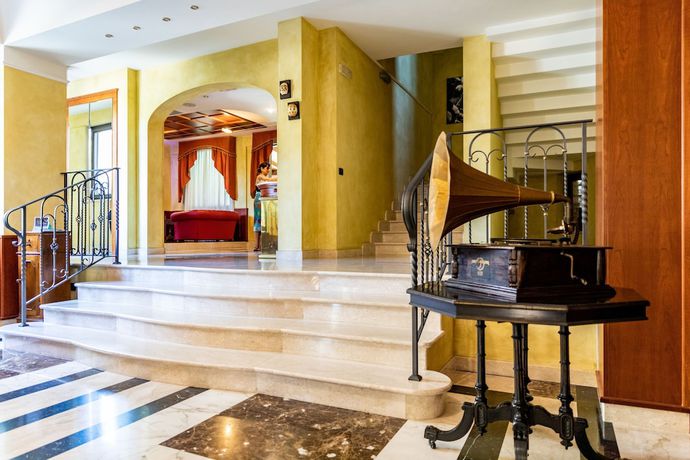 Imagen de los interiores del Hotel Villa Venus. Foto 20
