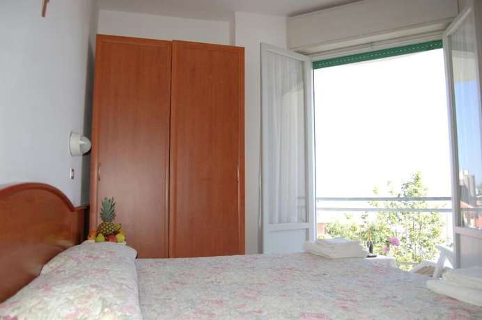 Imagen de la habitación del Hotel Villa Verde, San Mauro a Mare. Foto 9
