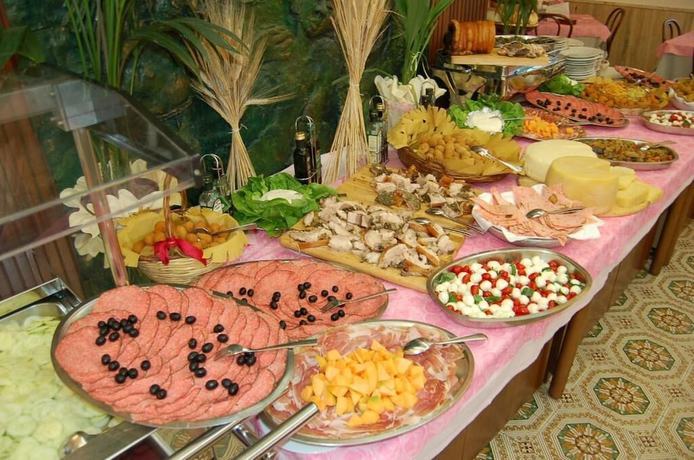 Imagen del bar/restaurante del Hotel Villa Verde, San Mauro a Mare. Foto 4