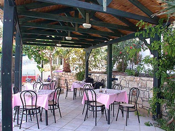 Imagen general del Hotel Villa Vicky. Foto 14