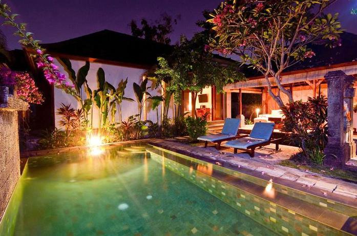 Imagen de la piscina del Hotel Villa Victoria Bali. Foto 19
