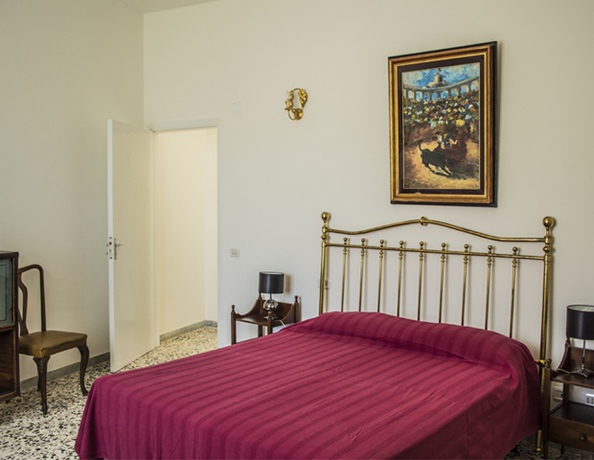 Imagen de la habitación del Hotel Villa Vincenzo Di Meglio. Foto 7