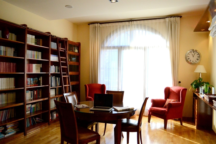 Imagen de los interiores del Hotel Villa Virginia. Foto 15