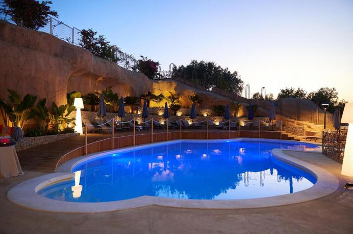 Imagen de la piscina del Hotel Villa Vittoria. Foto 10